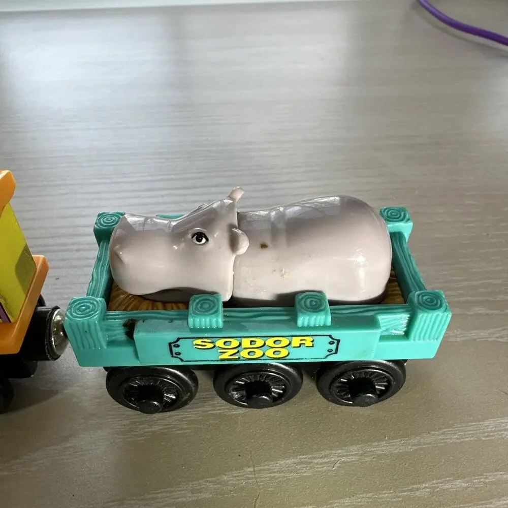 Authentic Learning Wooden Thomas Train Ivo Hugh with Zoo Cars!